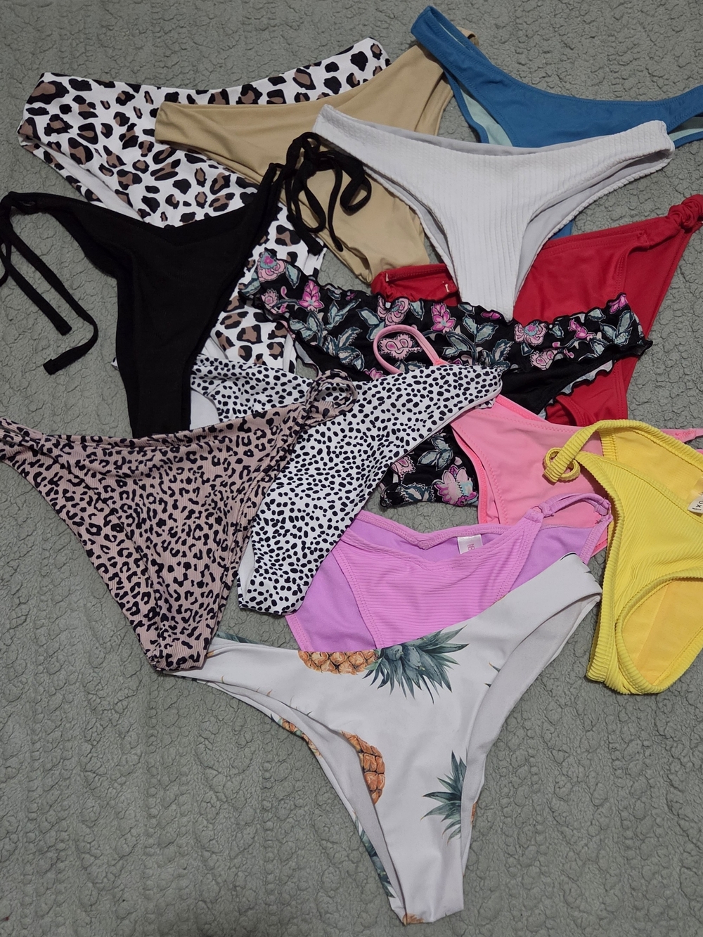 Women’s Assorted Bikini Bottoms Sm/Md